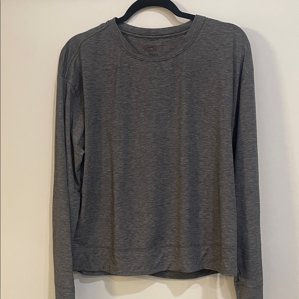 Patagonia gray long sleeve twist back T-shirt